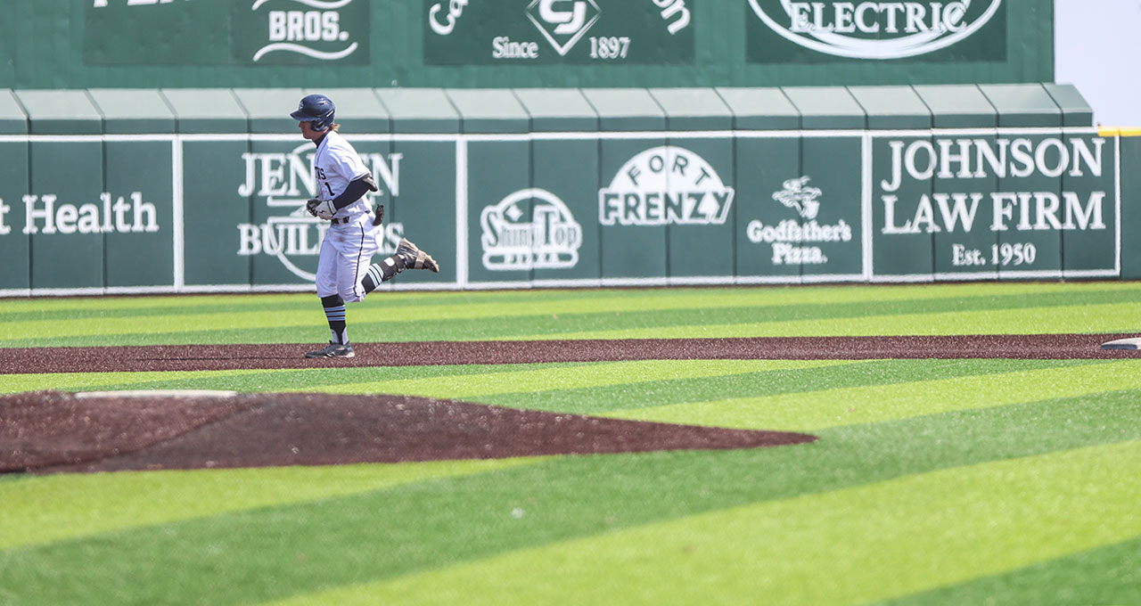 Tritons Sweep Weekend Series with Marshalltown
