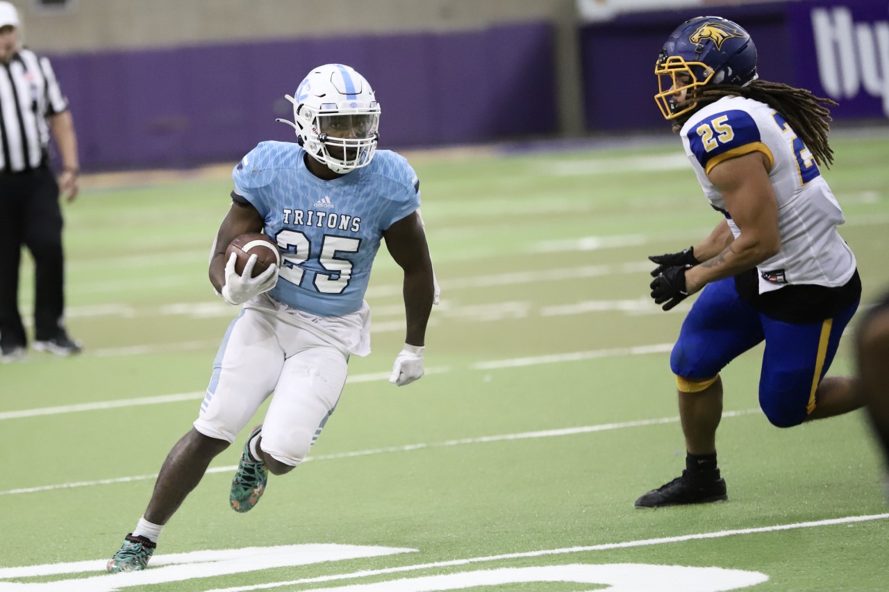 Boddie's fast start helped Tritons set tone