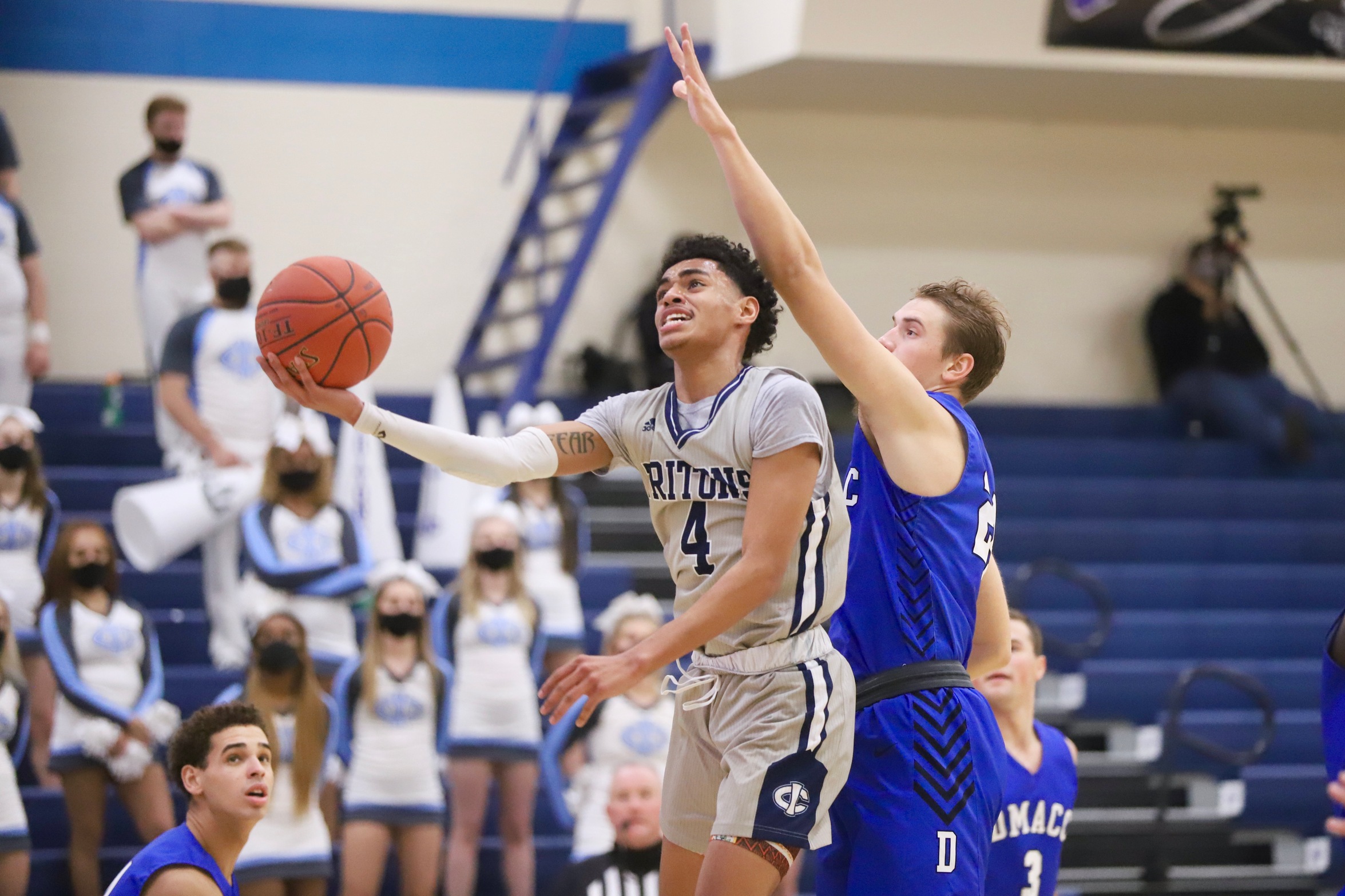 Ngambi's 23 leads Tritons on the road