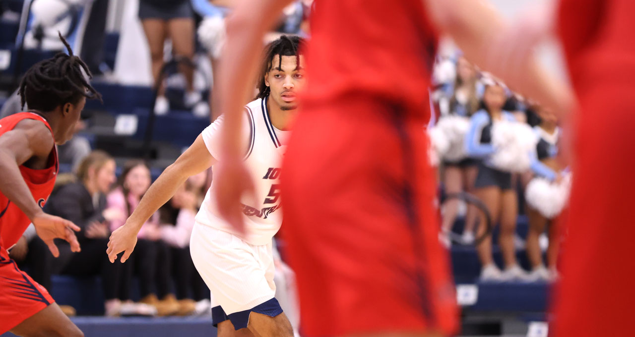 Tritons Win Third Consecutive With Victory Over Southwestern