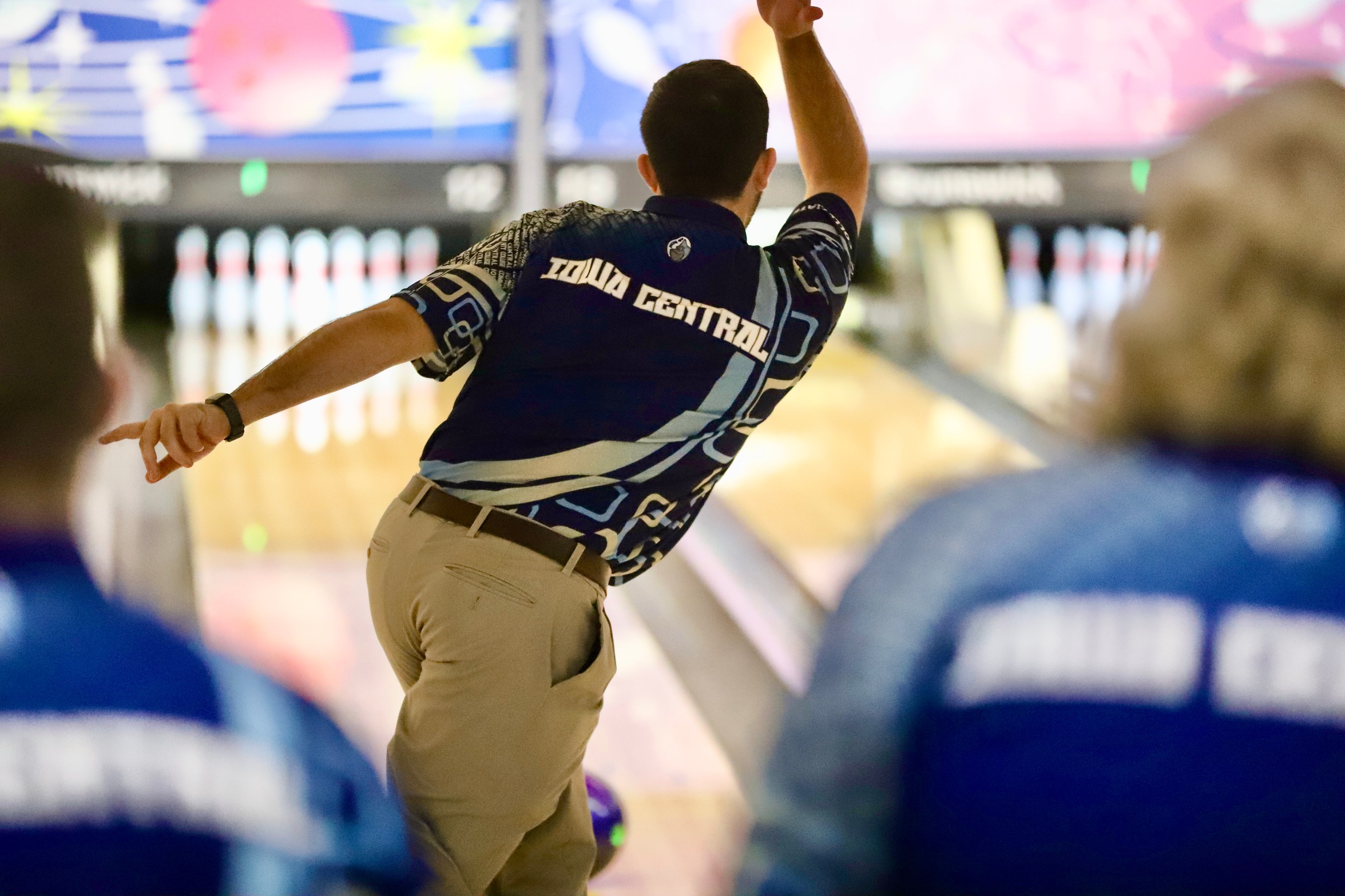 Tritons compete on the lanes