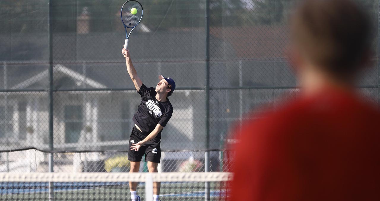 Mens tennis wins over Grandview 9-0