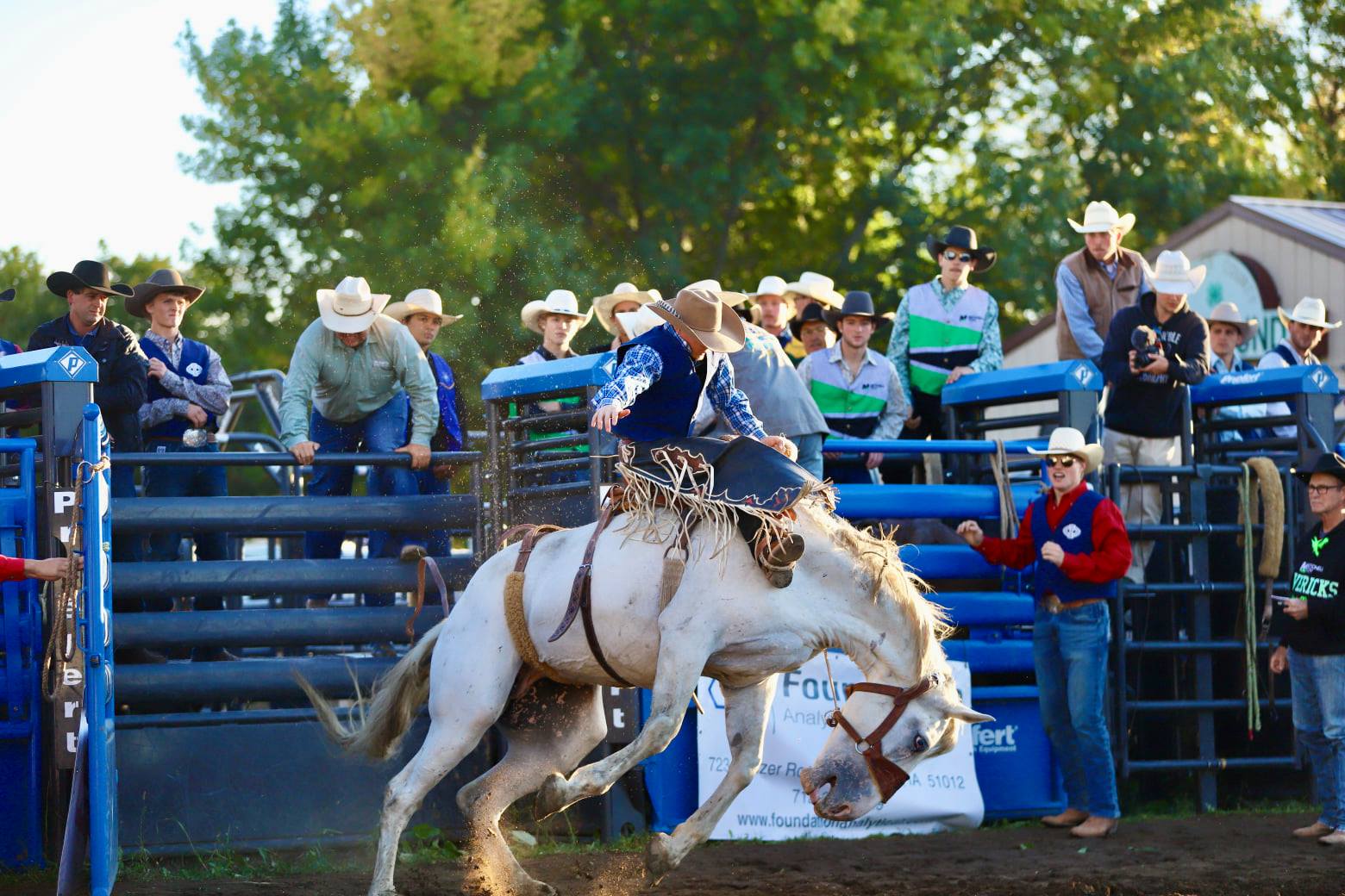 Halverson leads Iowa Central at Jackrabbit Stampede