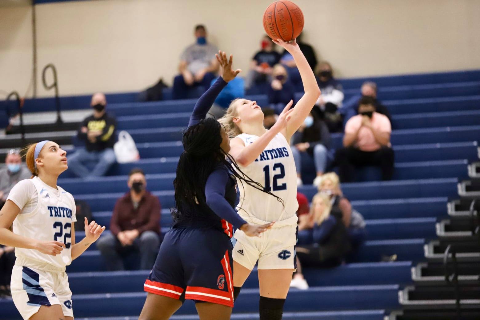 Iowa Central upsets No. 12 DMACC