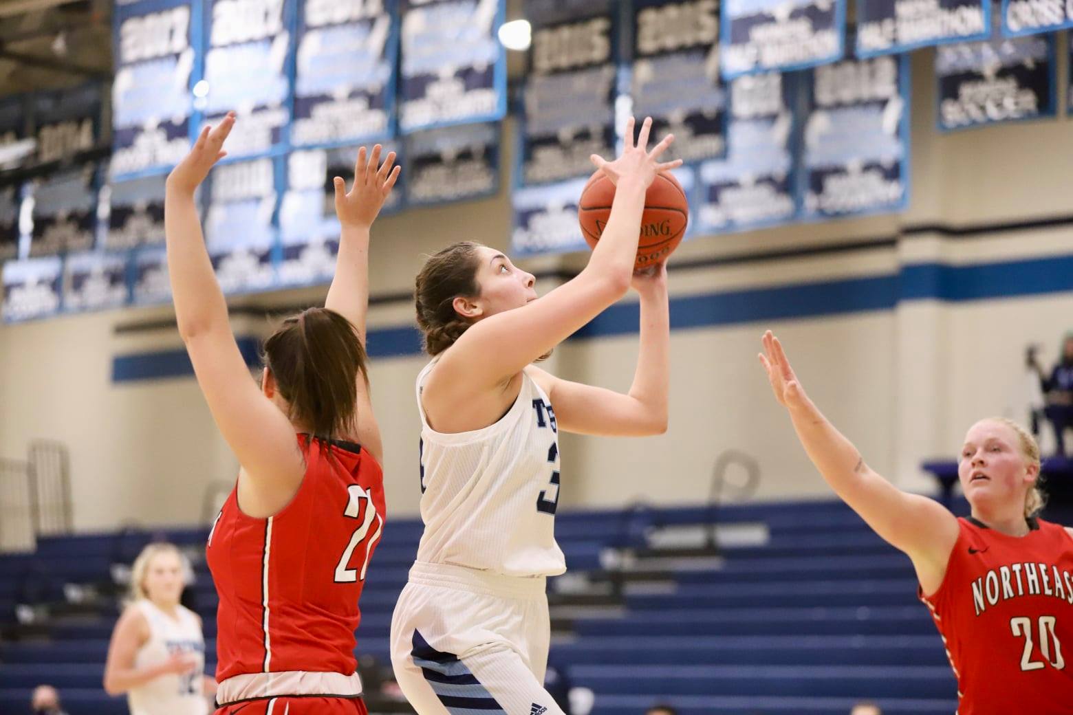 Bell signs with Div. I Murray State
