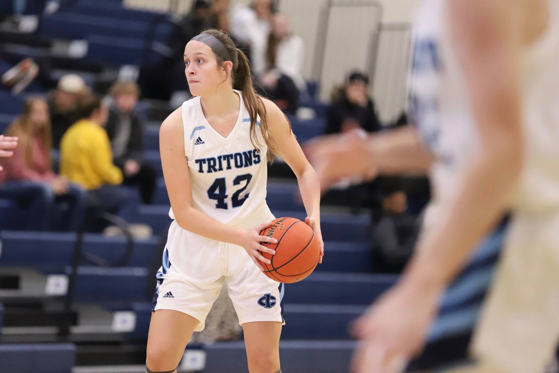 Tritons start fast, roll to home win