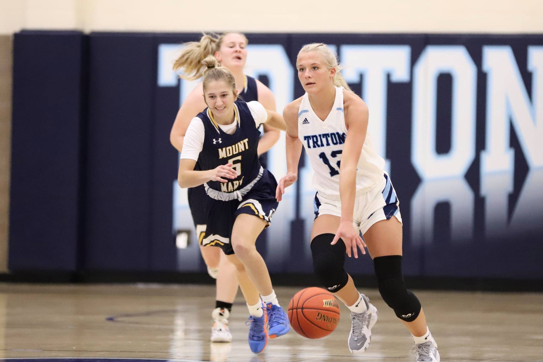 Dykstra's 25 leads Iowa Central on the road