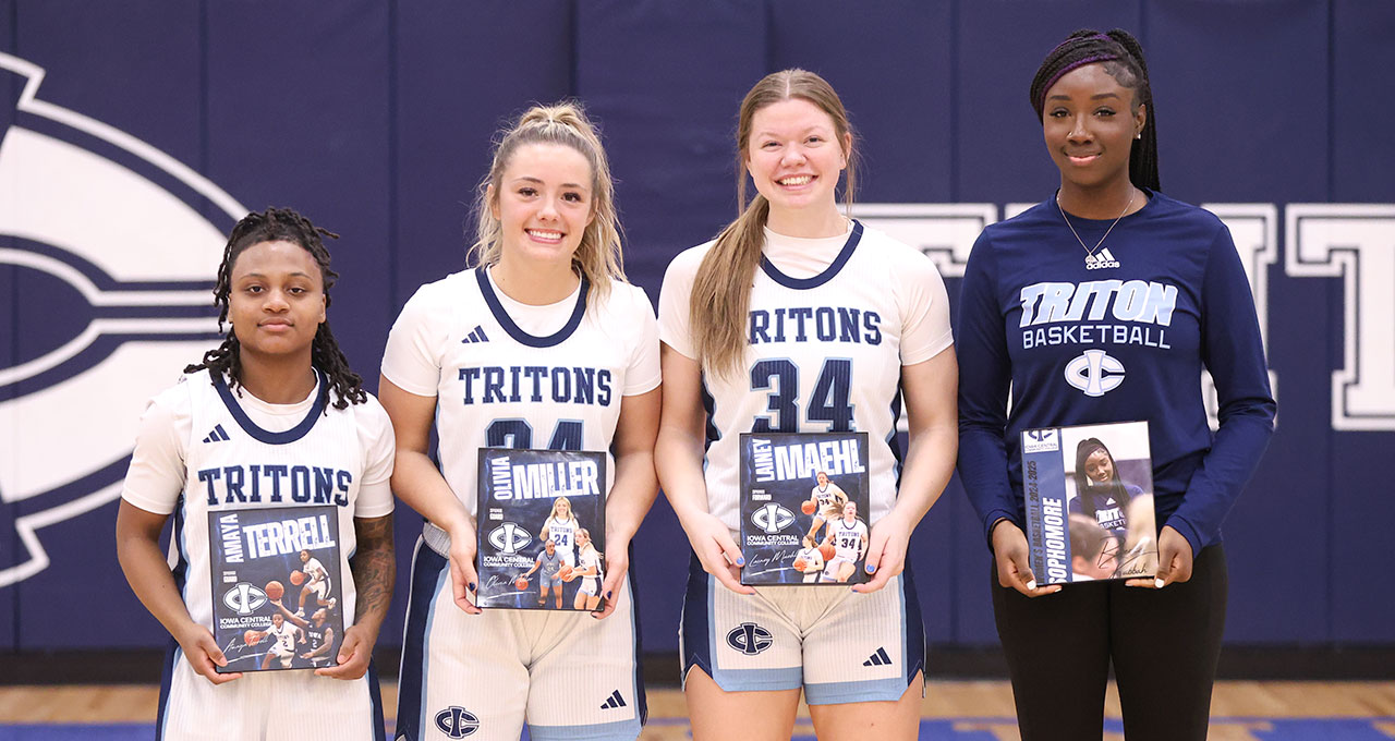 Tritons Close Season With Win on Sophomore Day