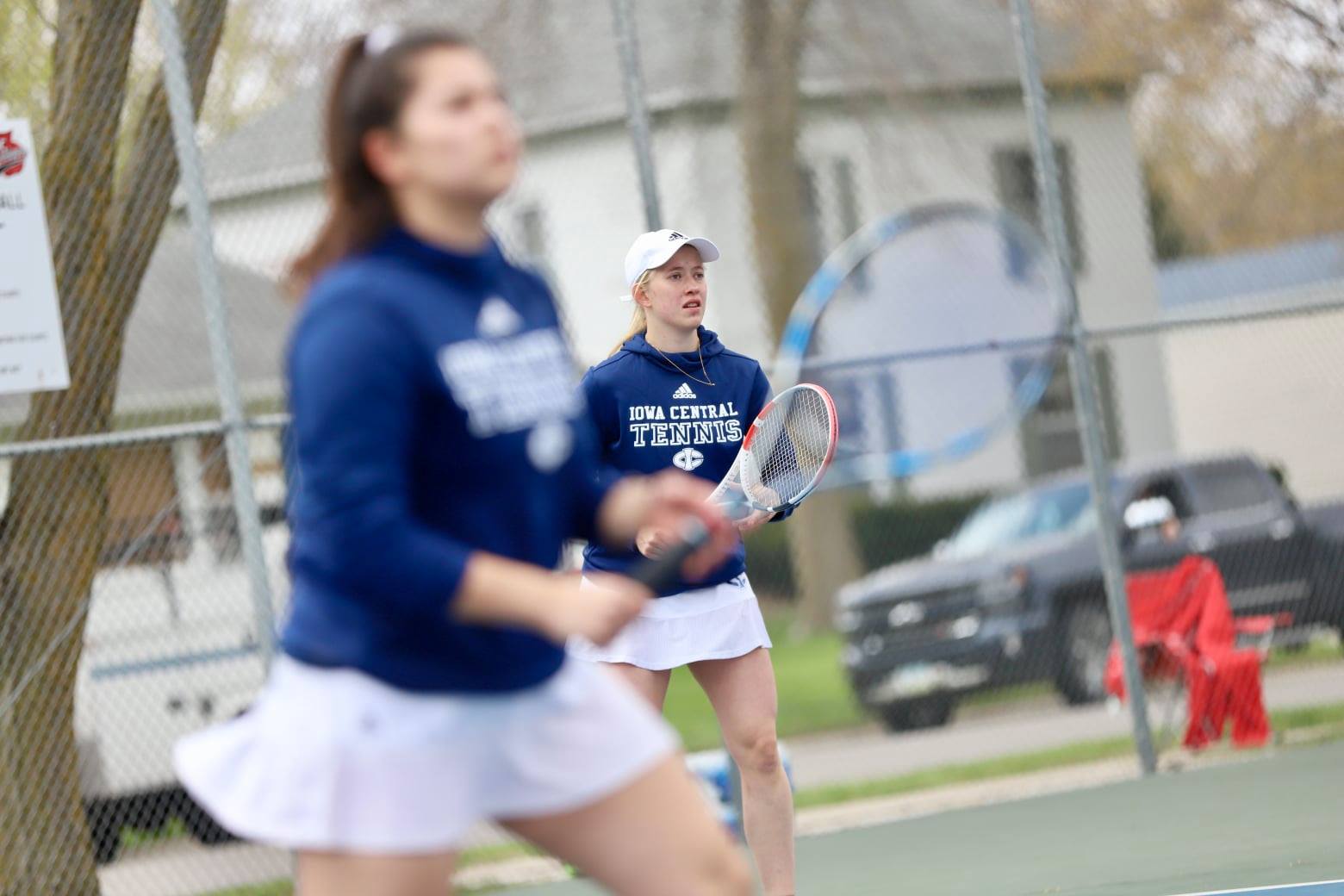 Tritons ace Central at the nets