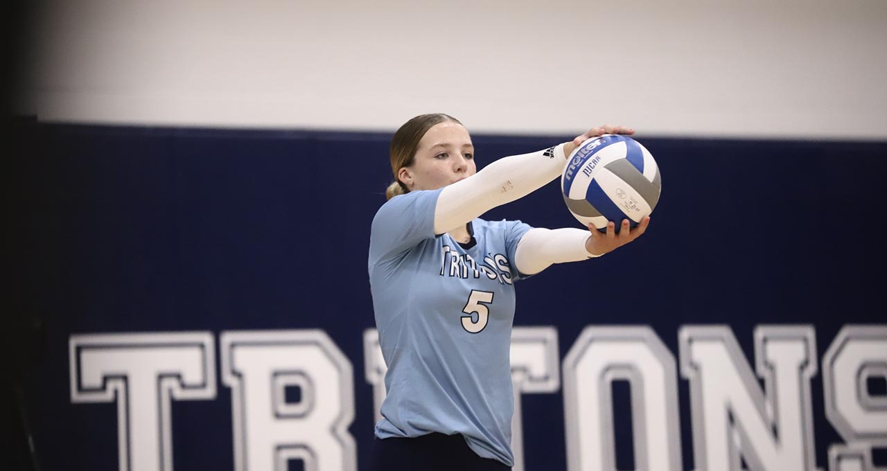 Tritons win 3-0 over lakers